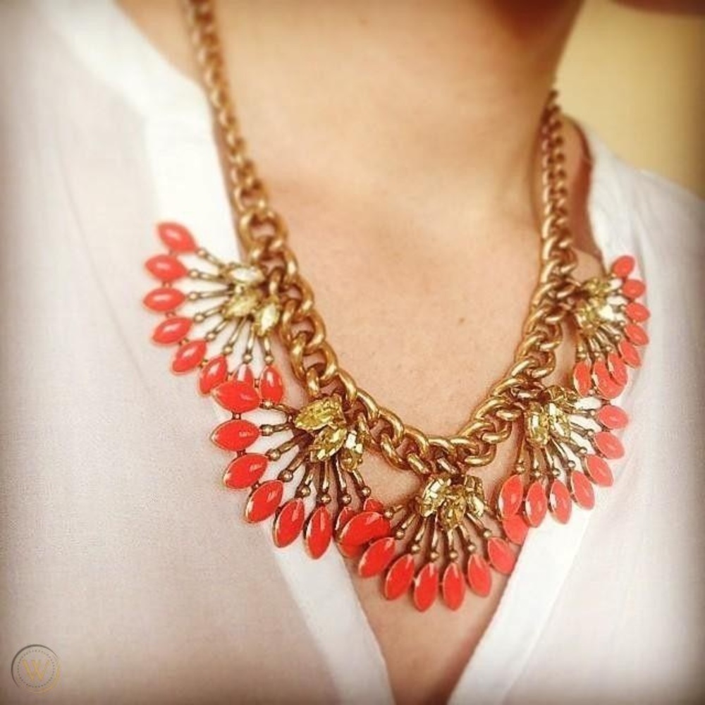 Stella & Dot Coral Cay Statement Necklace
